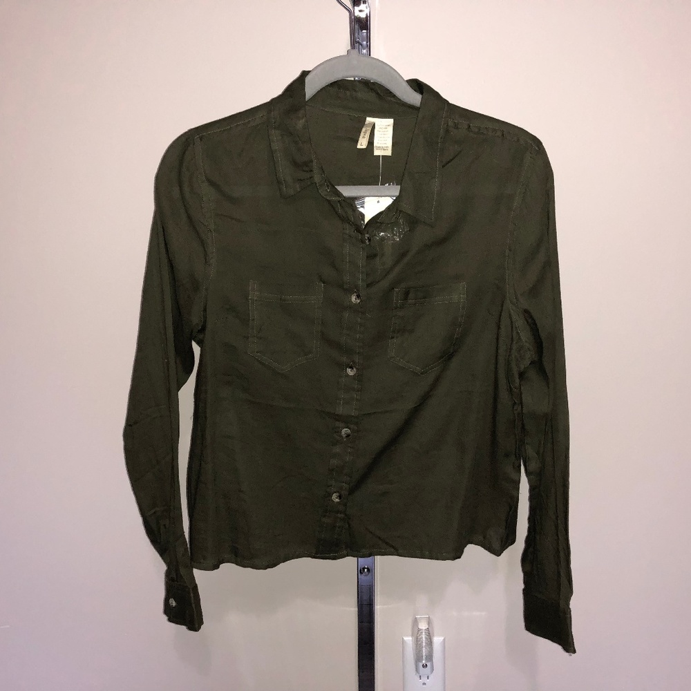 NWT!  Japna Fantastic Button-Down Shirt